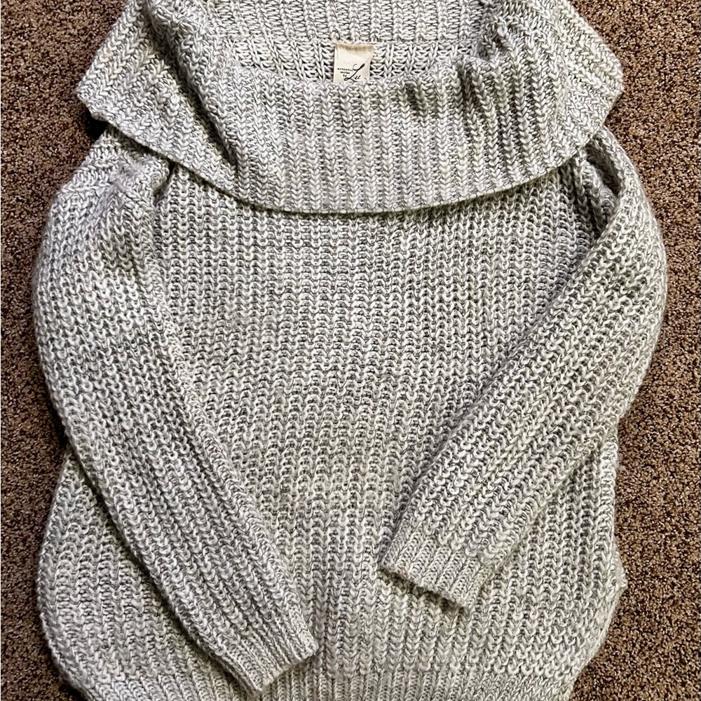 Light Gray Cowl Neck Sweater with Chunky Knit Texture